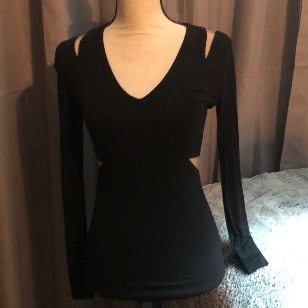 ANGLE black top